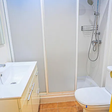 Regueral Only Families Apartment *